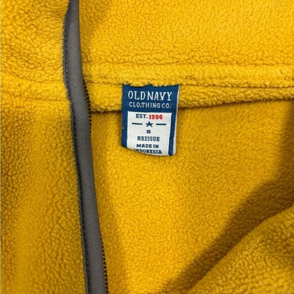 Old Navy '94 Half Zip Thick Fleece Cropped Pullover in Honey Mustard - Picture 5 of 7